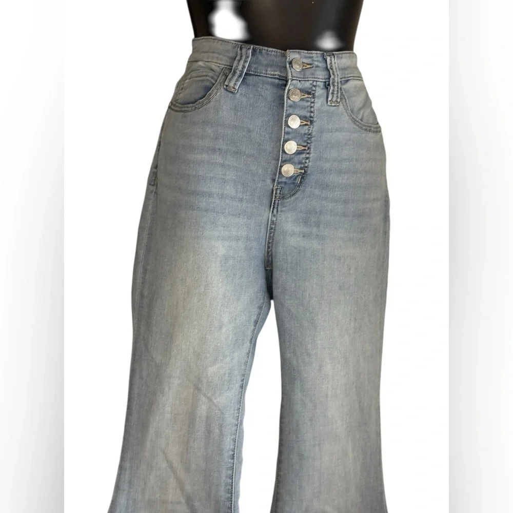 Free People We The Free IRREPLACEABLE Kent Blue Flare Raw Hem Button Fly Jeans - Picture 9 of 10